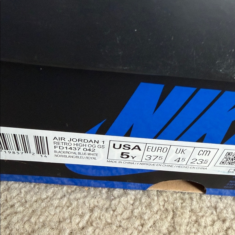 Jordan 1 Retro High OG Sneakers in Black and Royal Blue - Picture 3 of 4